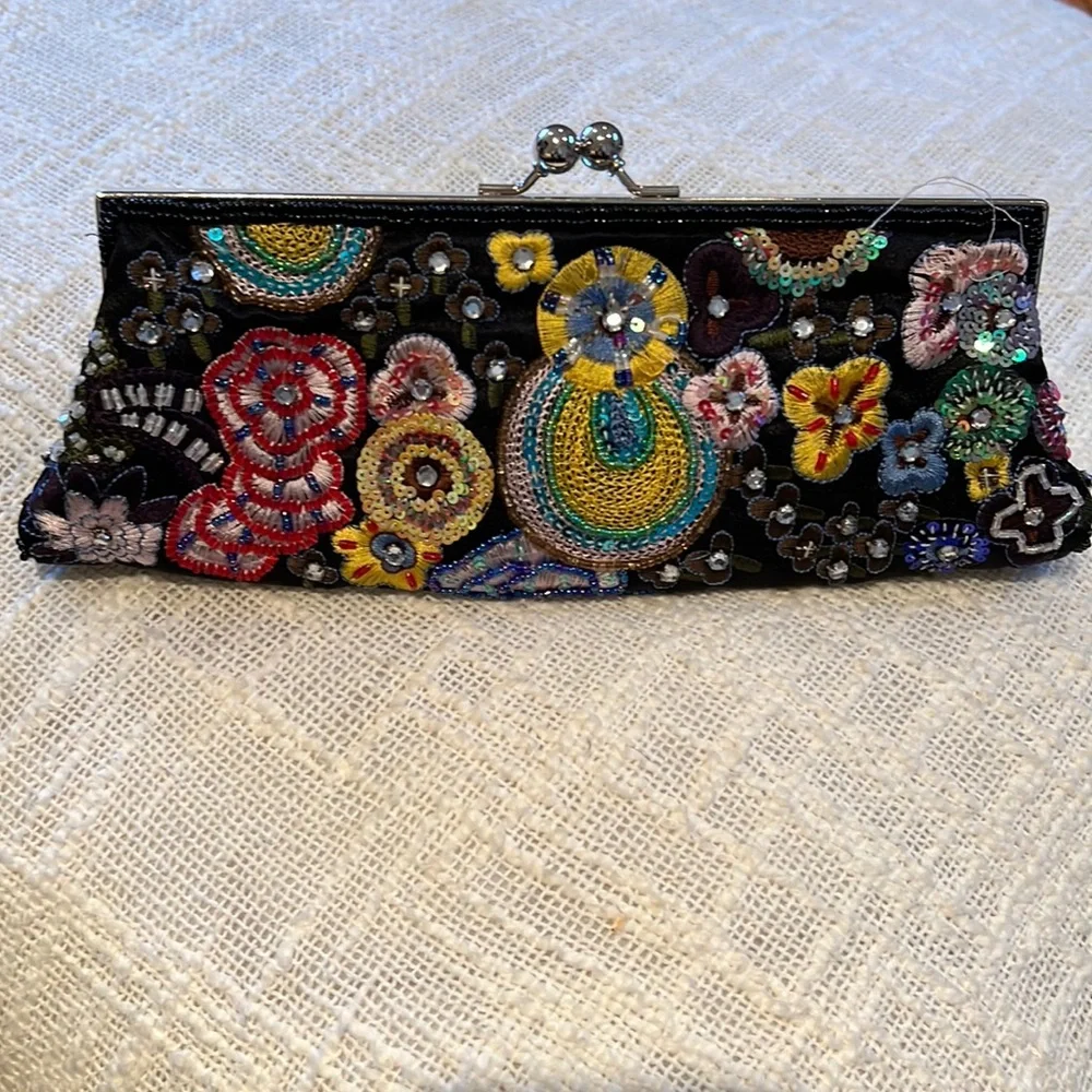 Three clutch bags with chain. Small but can hold iPhone lipstick - Picture 3 of 5